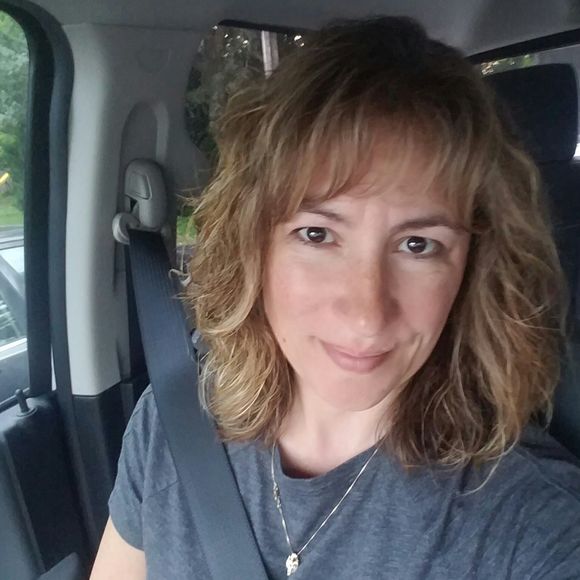 Meet your Posher, Jennifer - Picture 1 of 1